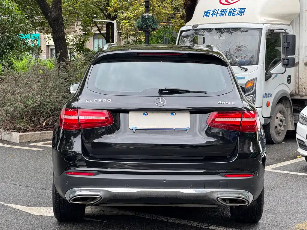Mercedes-Benz GLC 2016 — фото 12