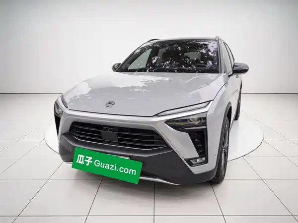 NIO ES8 2021