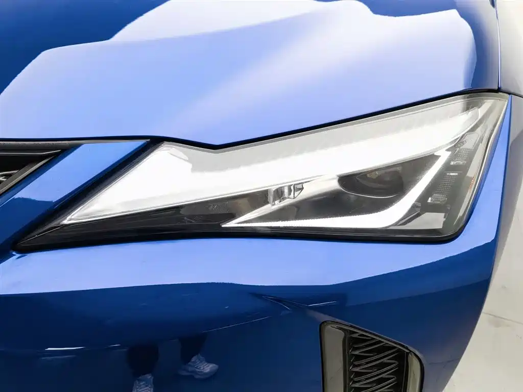 Lexus UX 2020 — фото 7