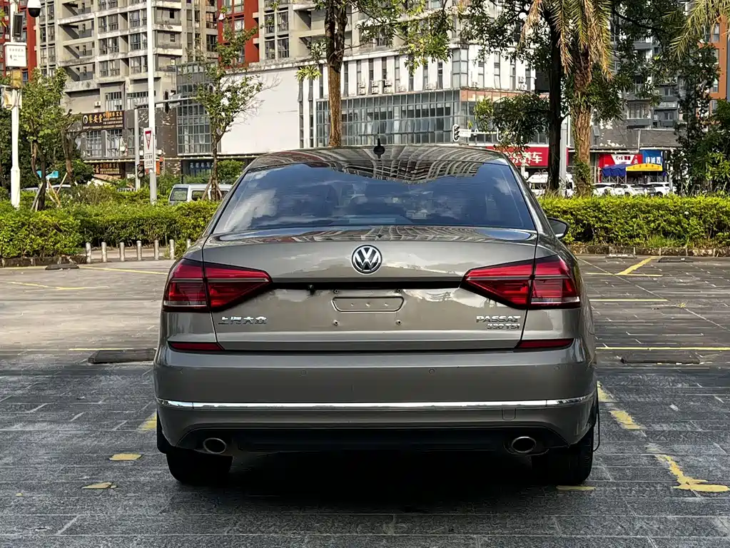 Volkswagen Passat 2018 — фото 8