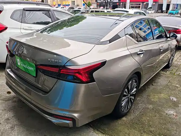 Nissan Teana 2022