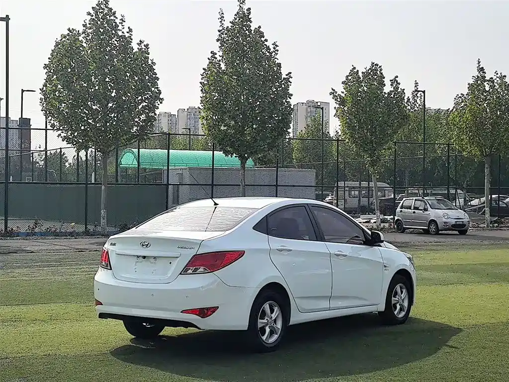 Hyundai Verna 2016 — фото 5