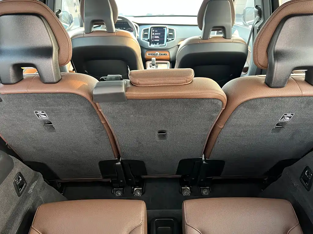 Volvo XC90 2022 — фото 14