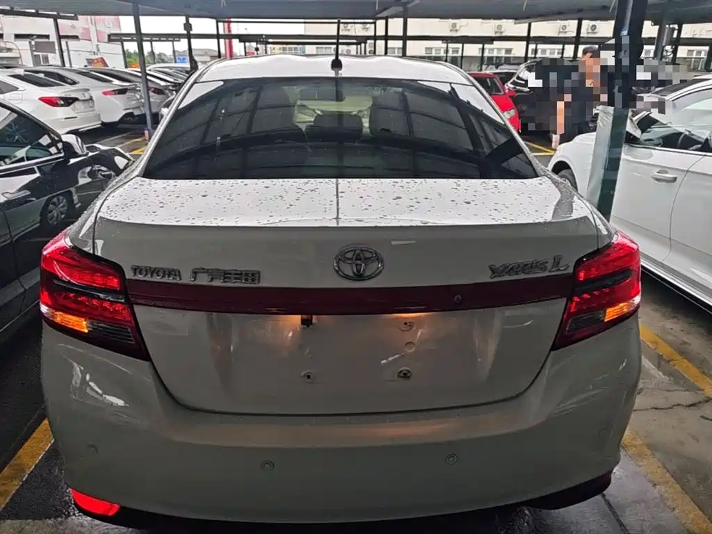 Toyota Yaris L 2018 — фото 6