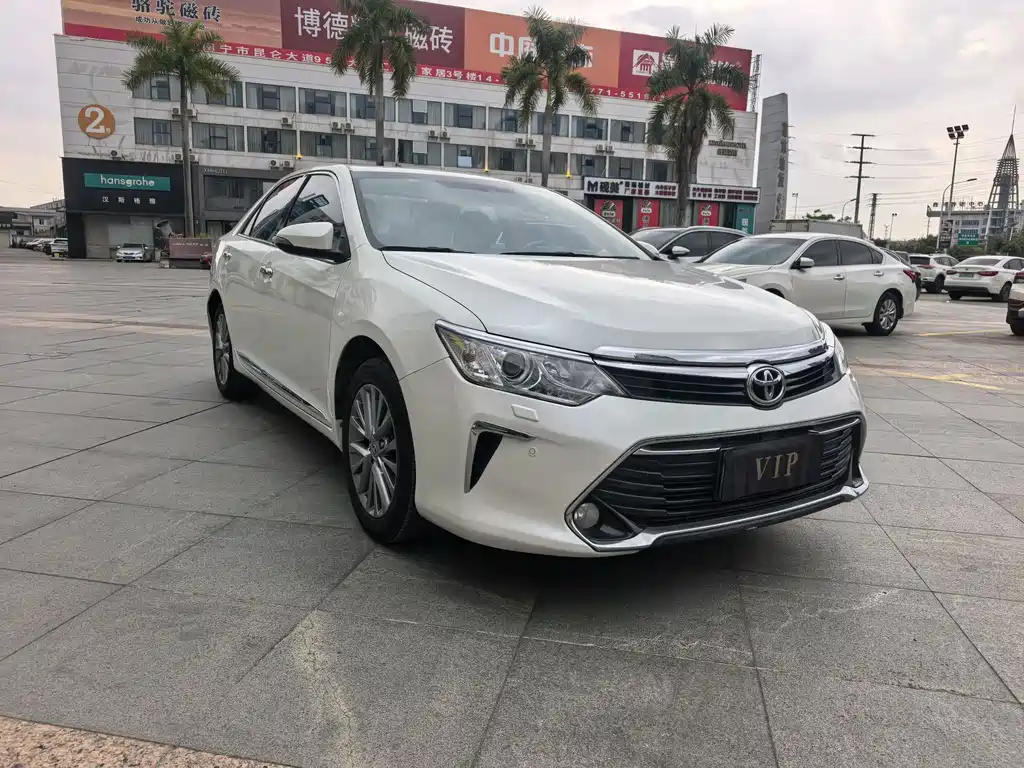 Toyota Camry 2016 — фото 3