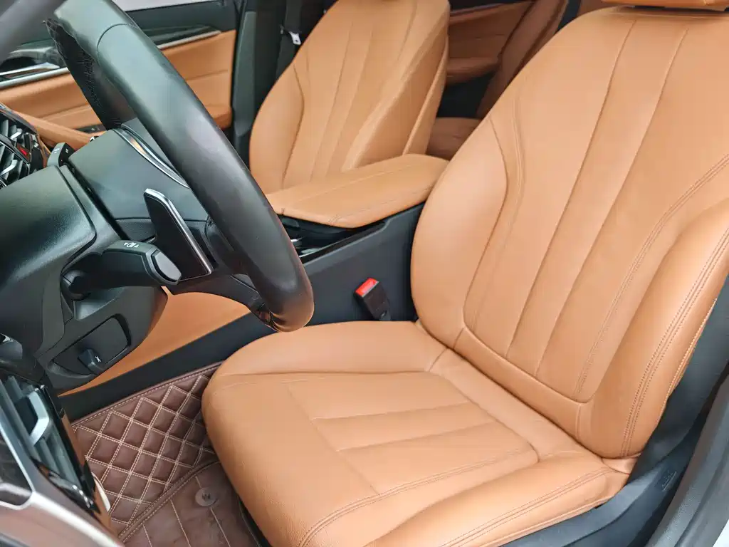 BMW 5 Series 2017 — фото 14
