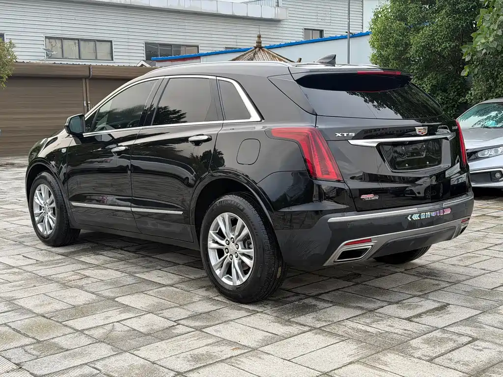 Cadillac XT5 2023 — фото 4