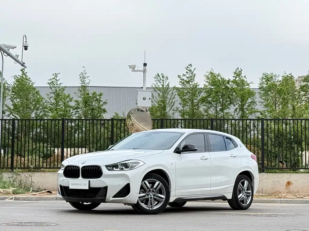 BMW X2 2023 — фото 1