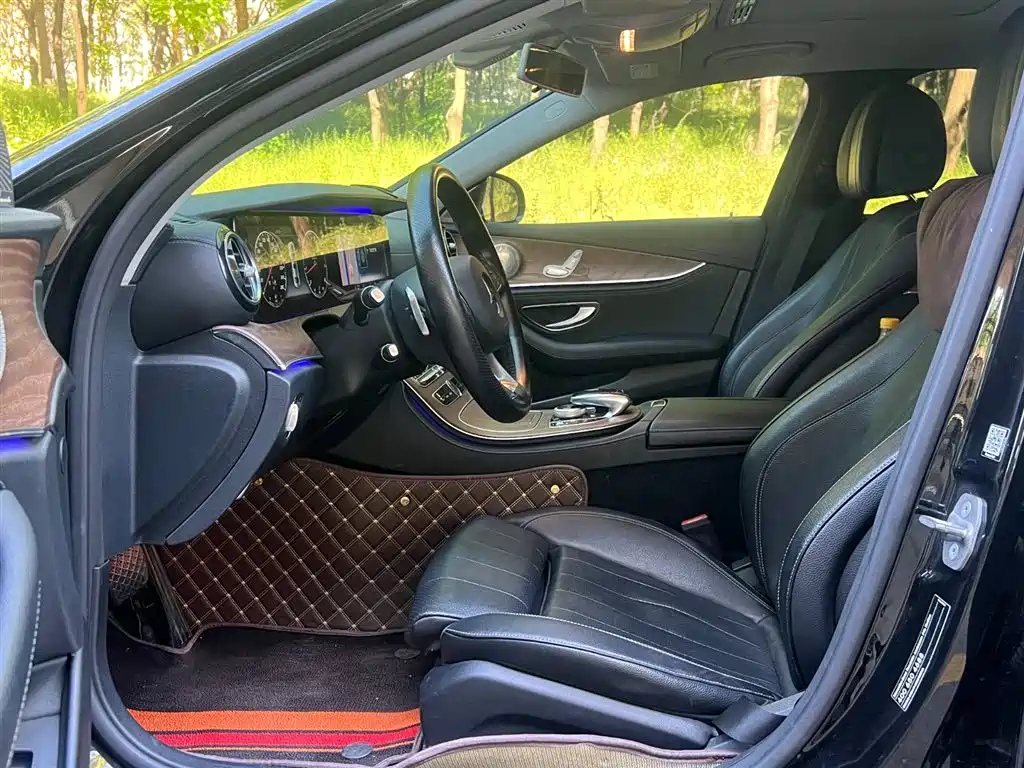 Mercedes-Benz E-Class 2018 — фото 15
