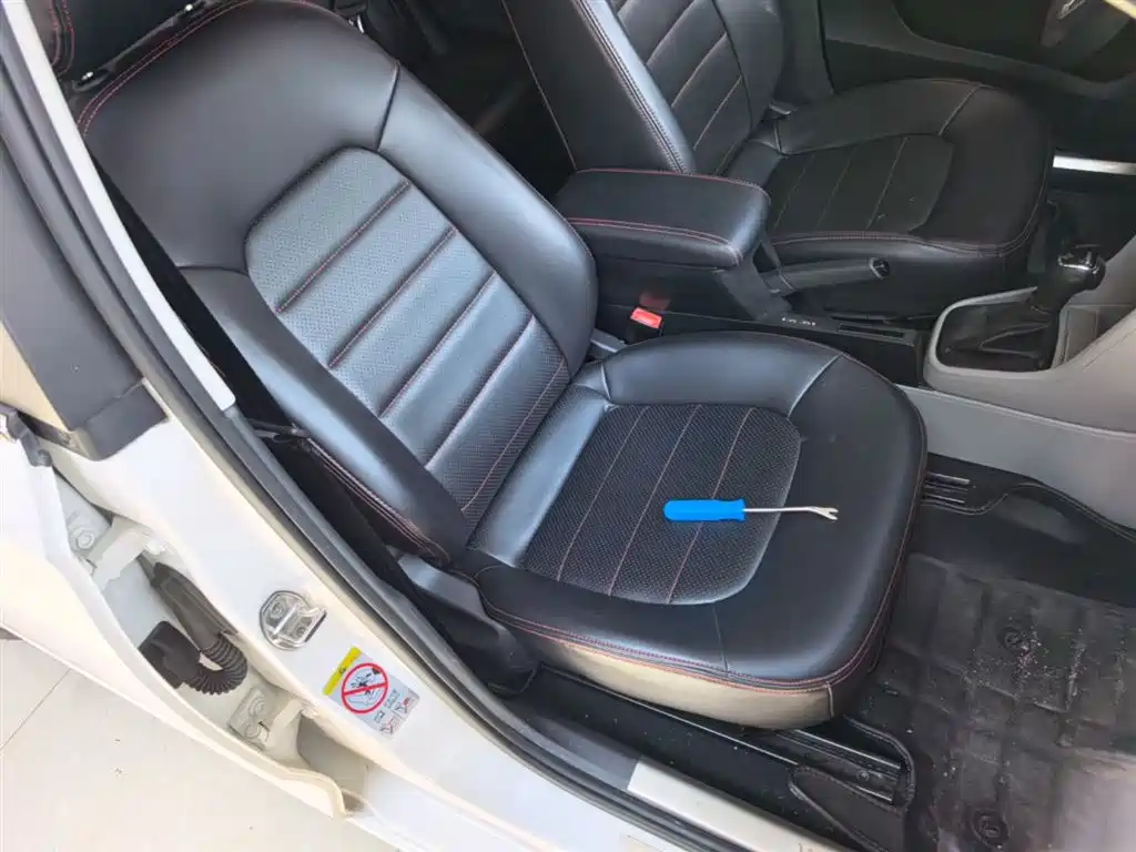 Skoda Rapid 2015 — фото 25