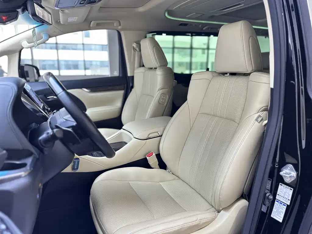 Toyota Alphard 2022 — фото 10