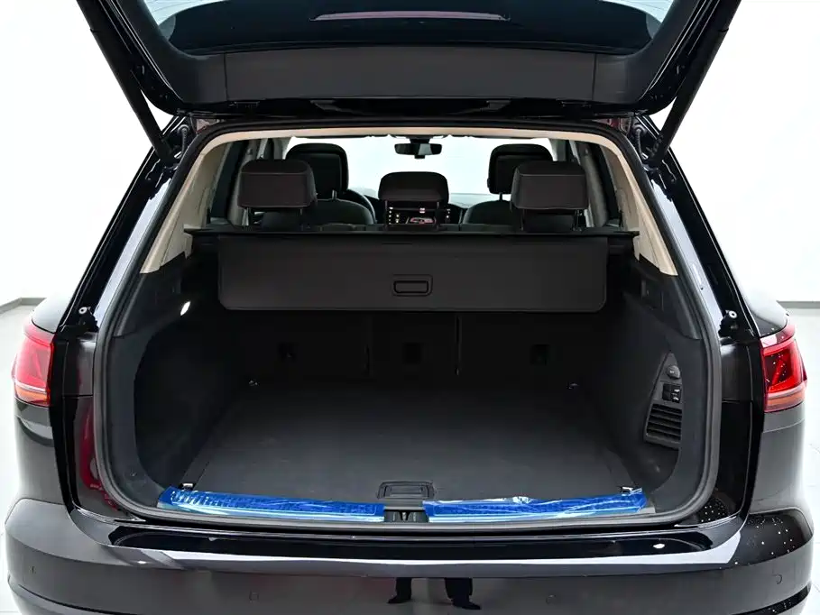 Volkswagen Touareg 2021 — фото 36