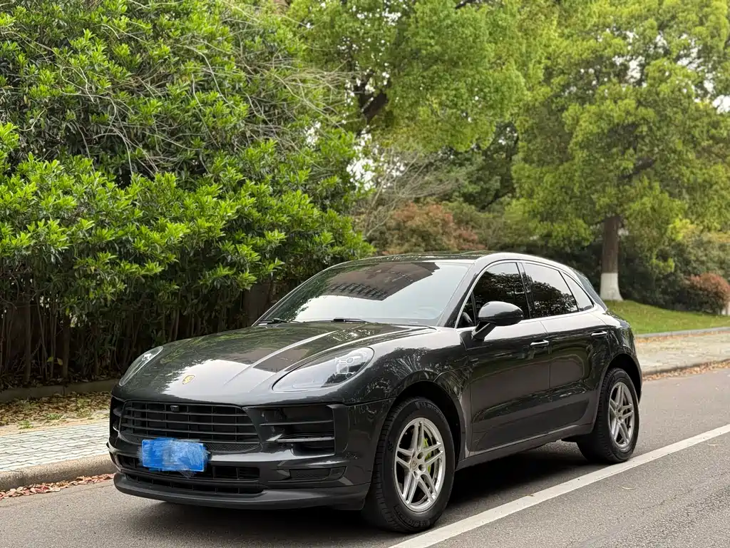 Porsche Macan 2019 — фото 1