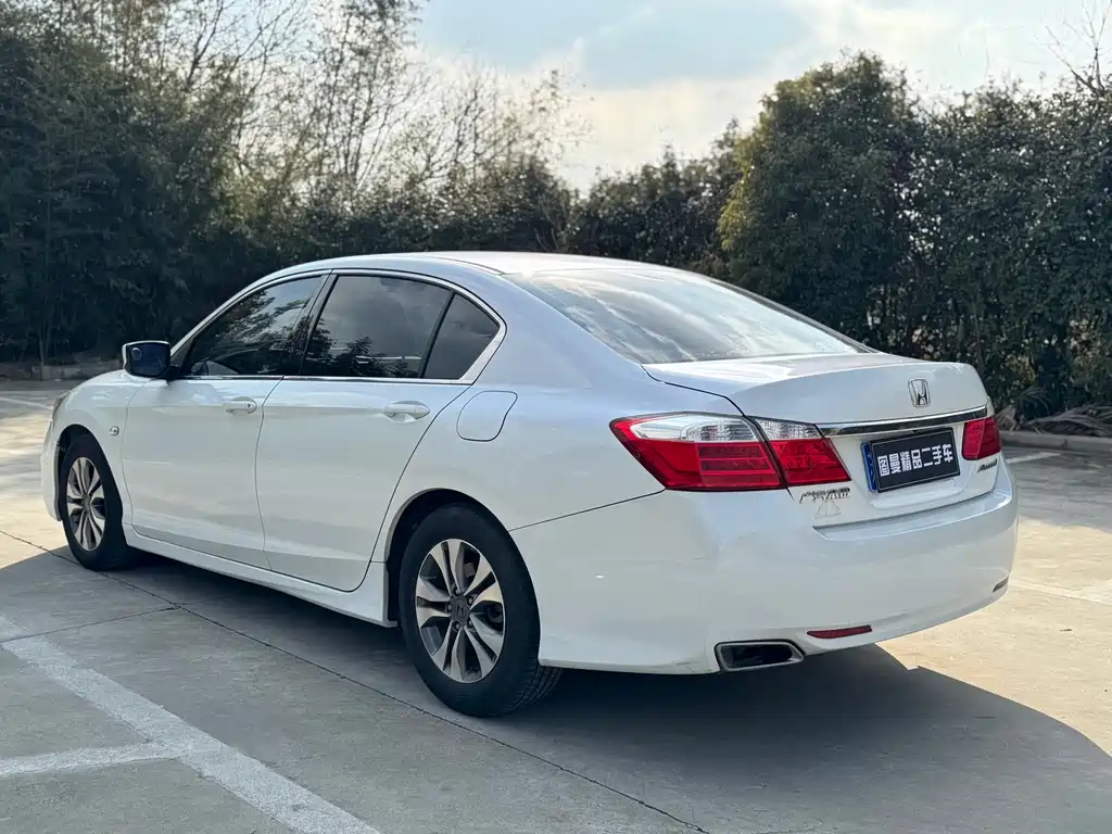 Honda Accord 2015 — фото 7