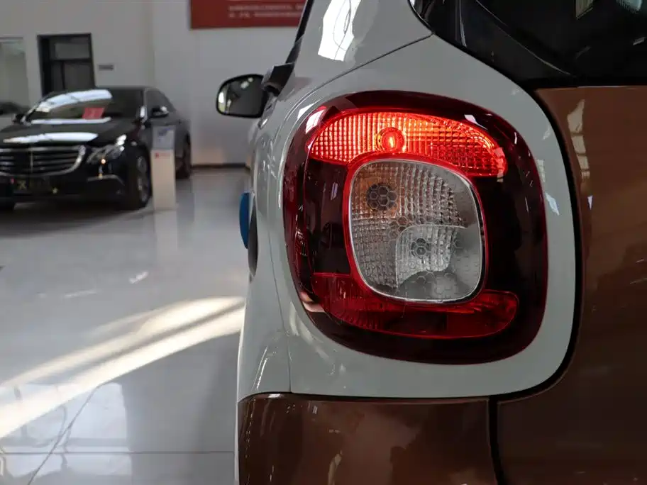 smart Fortwo 2017 — фото 29