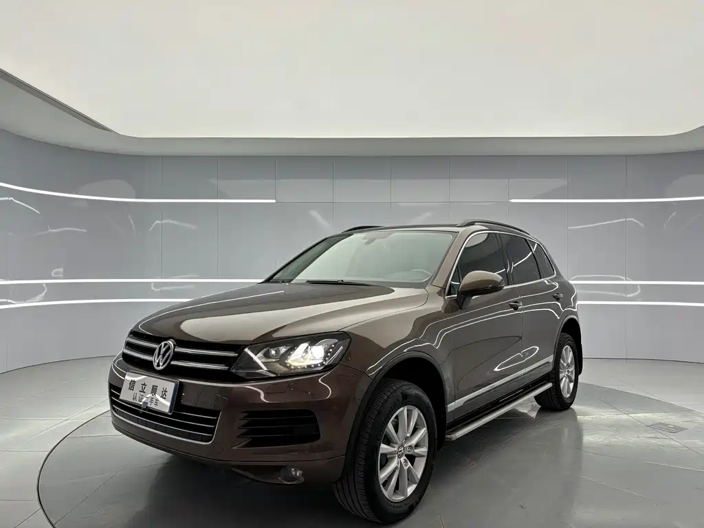 Volkswagen Touareg 2013 — фото 2
