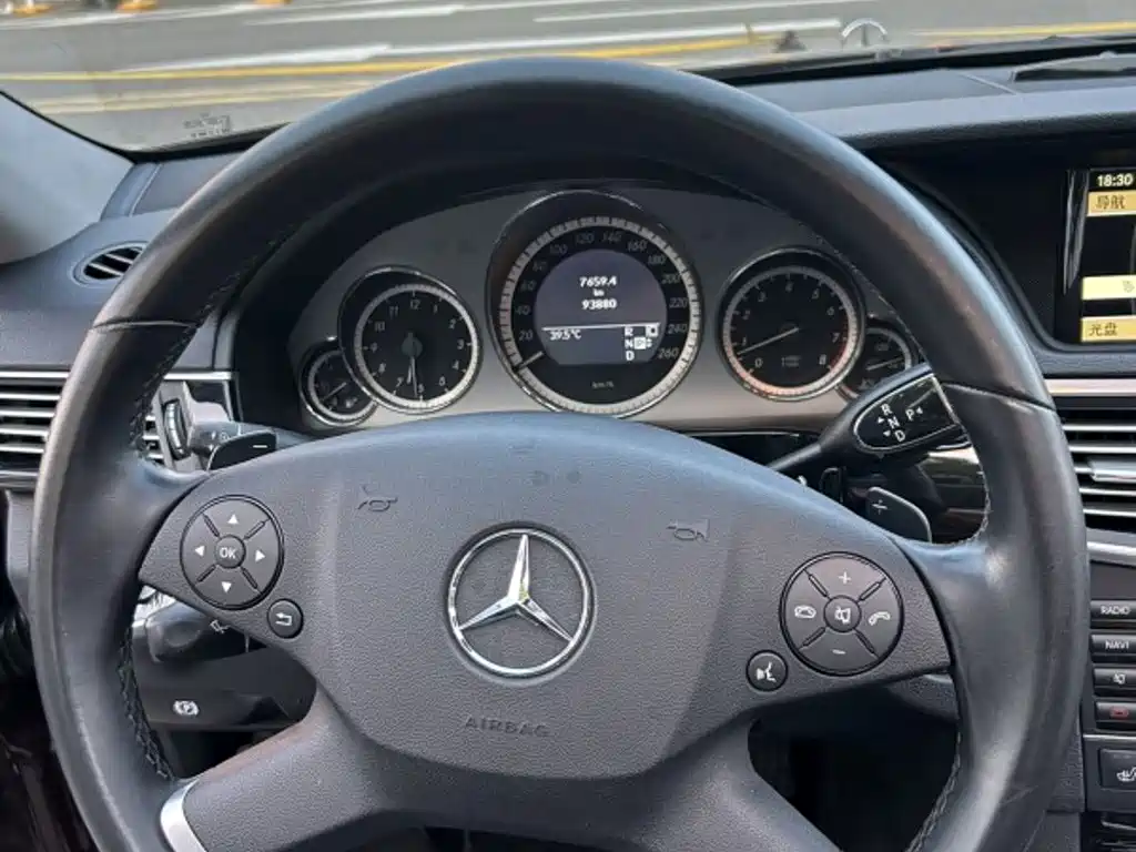 Mercedes-Benz E-Class 2010