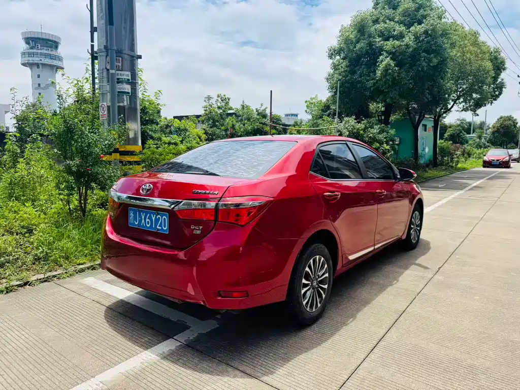 Toyota Corolla 2017 — фото 6