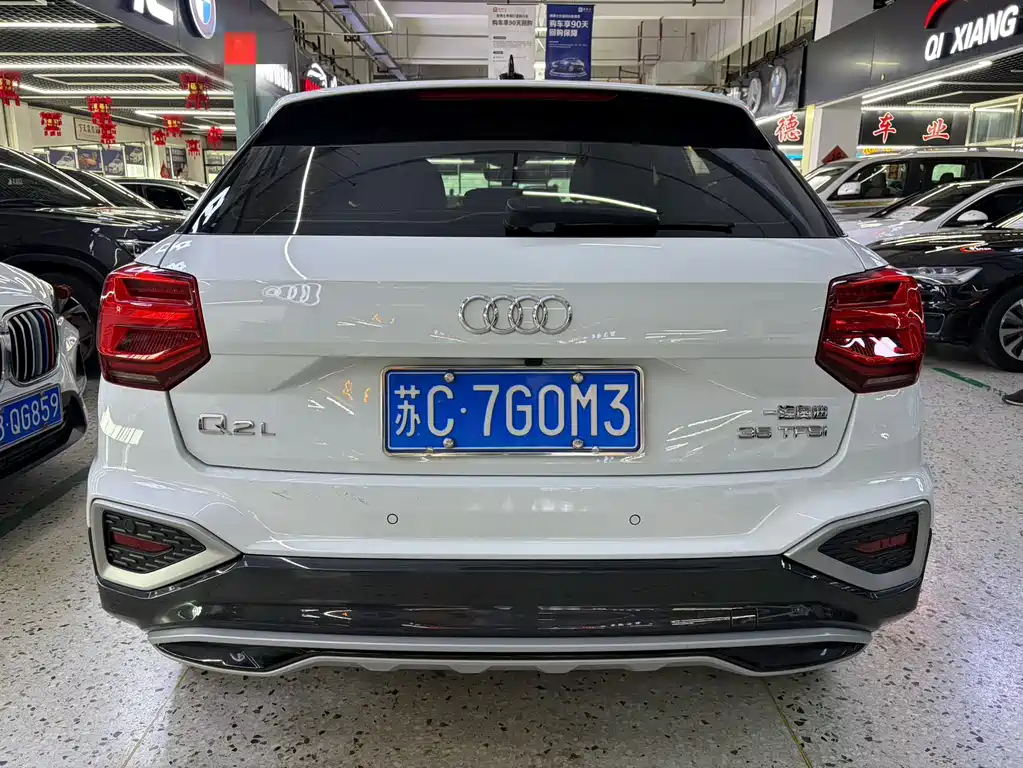 Audi Q2L 2023 — фото 5