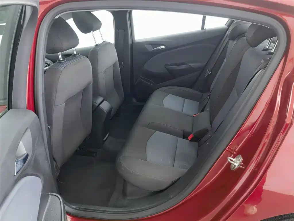 Chevrolet Cruze 2018 — фото 15