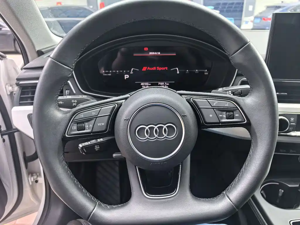 Audi A4L 2023 — фото 5