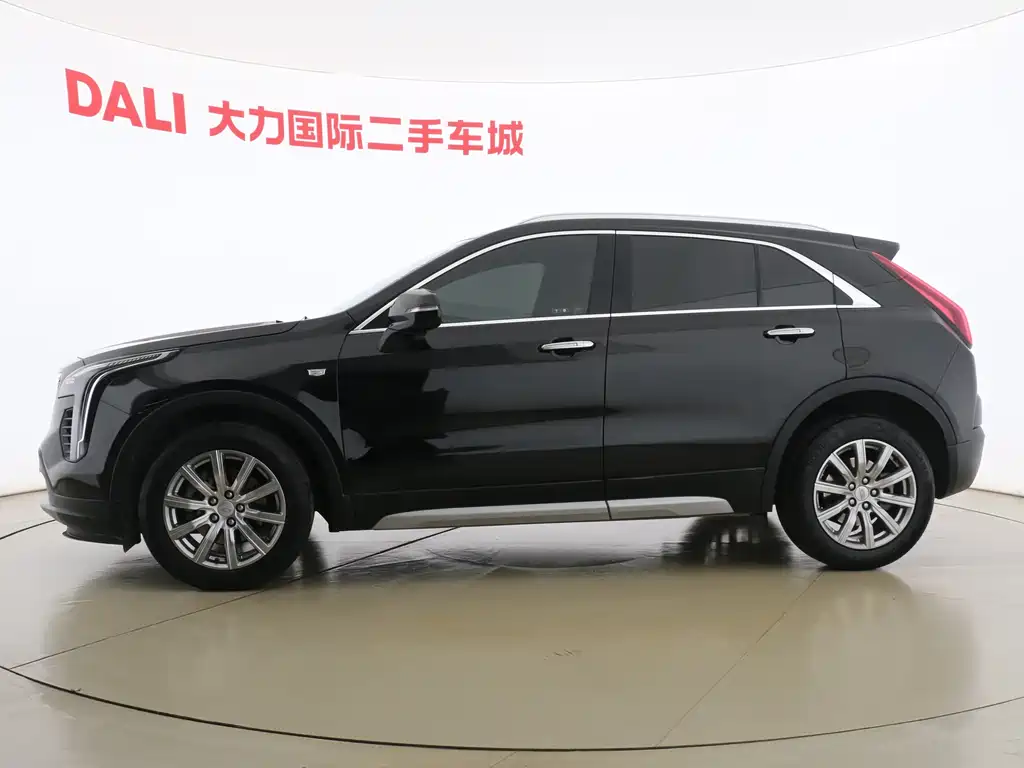 Cadillac XT4 2022 — фото 8