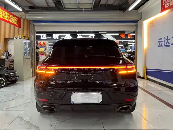 Porsche Macan 2020