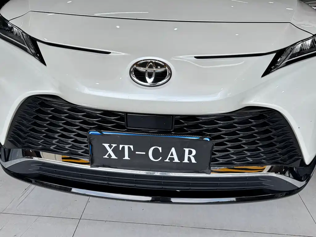 Toyota Venza 2023 — фото 47