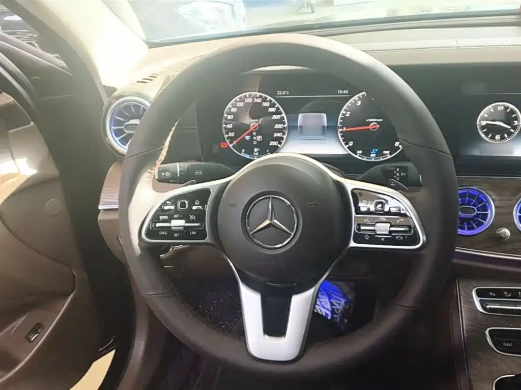Mercedes-Benz E-Class 2019 — фото 11