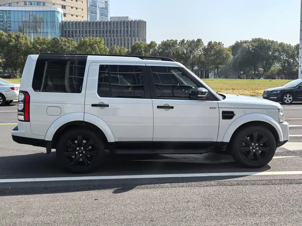 Land Rover Discovery 2015 — фото 6