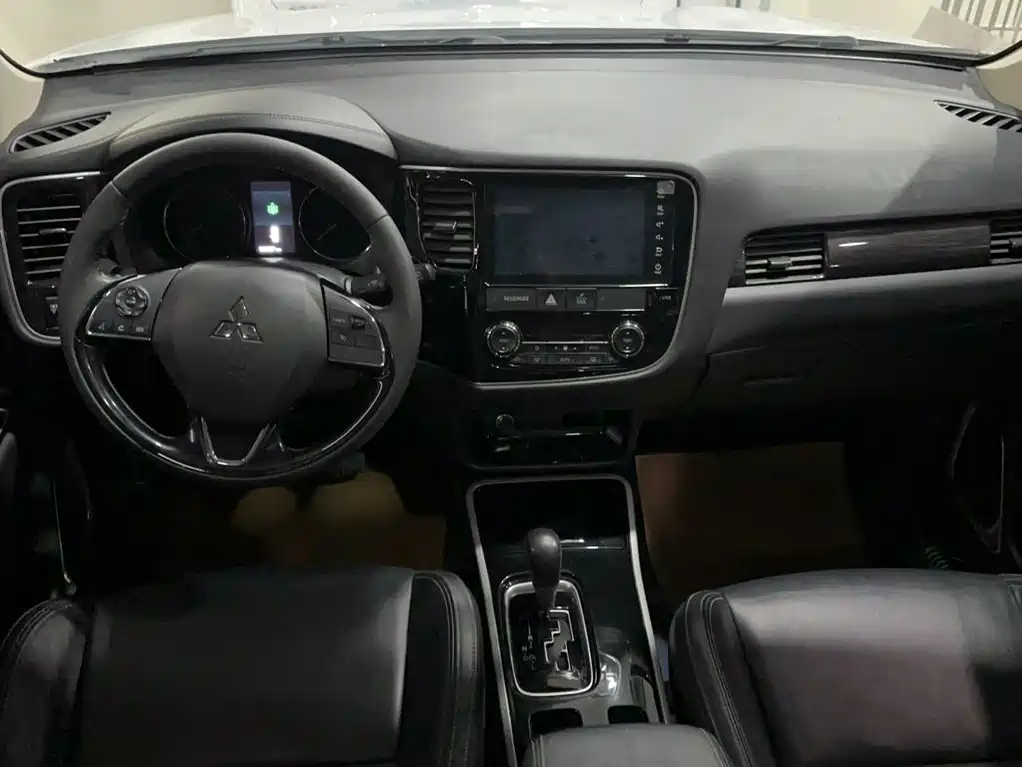 Mitsubishi Outlander 2019 — фото 14