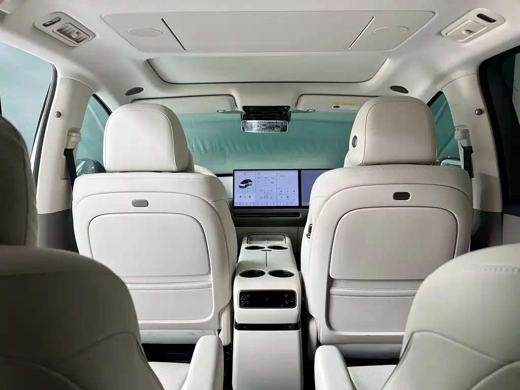 Li Auto i8 2025 — фото 12