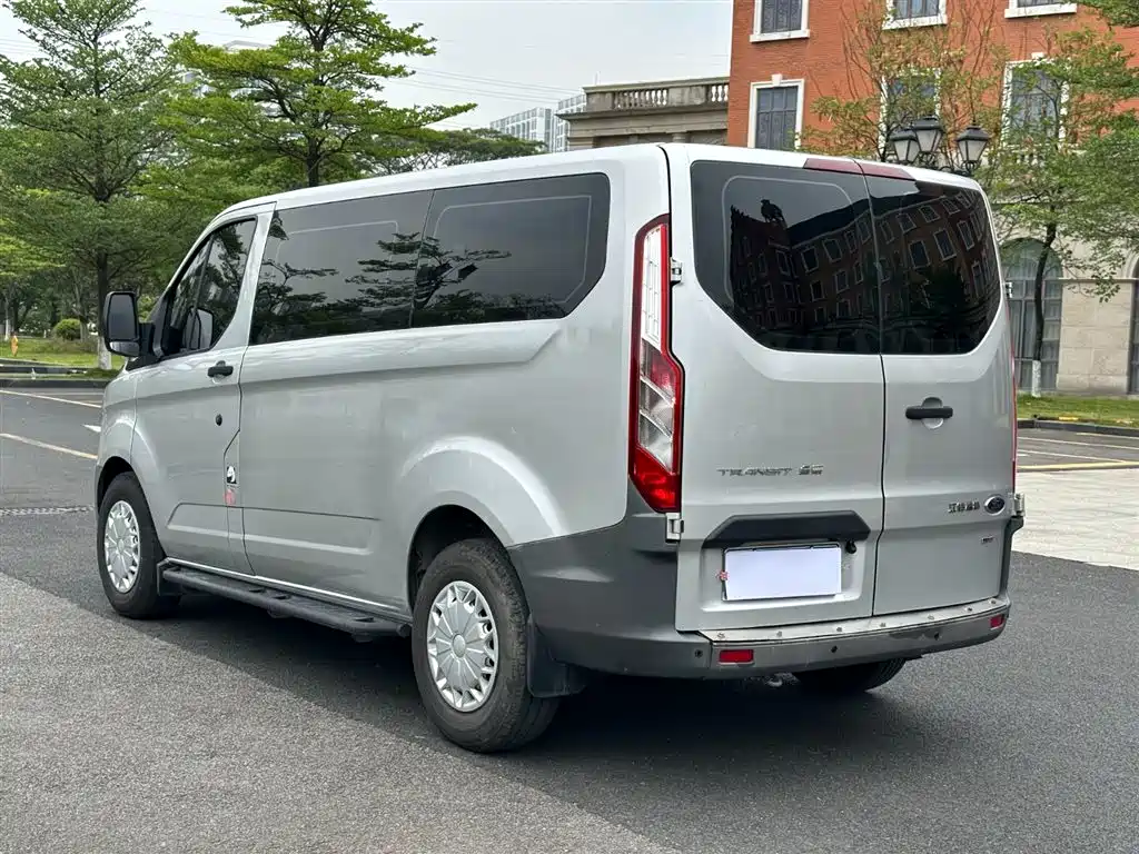 Ford Transit 2019 — фото 15