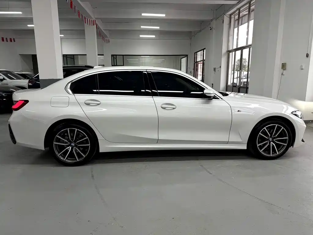 BMW 3 Series 2023