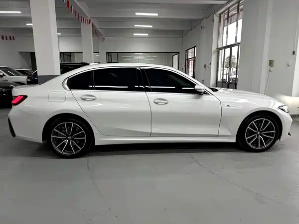 BMW 3 Series 2023