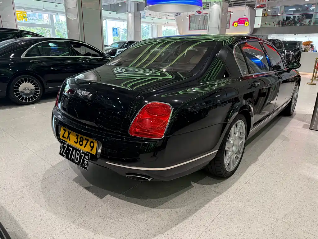 Bentley Flying Spur 2010 — фото 13