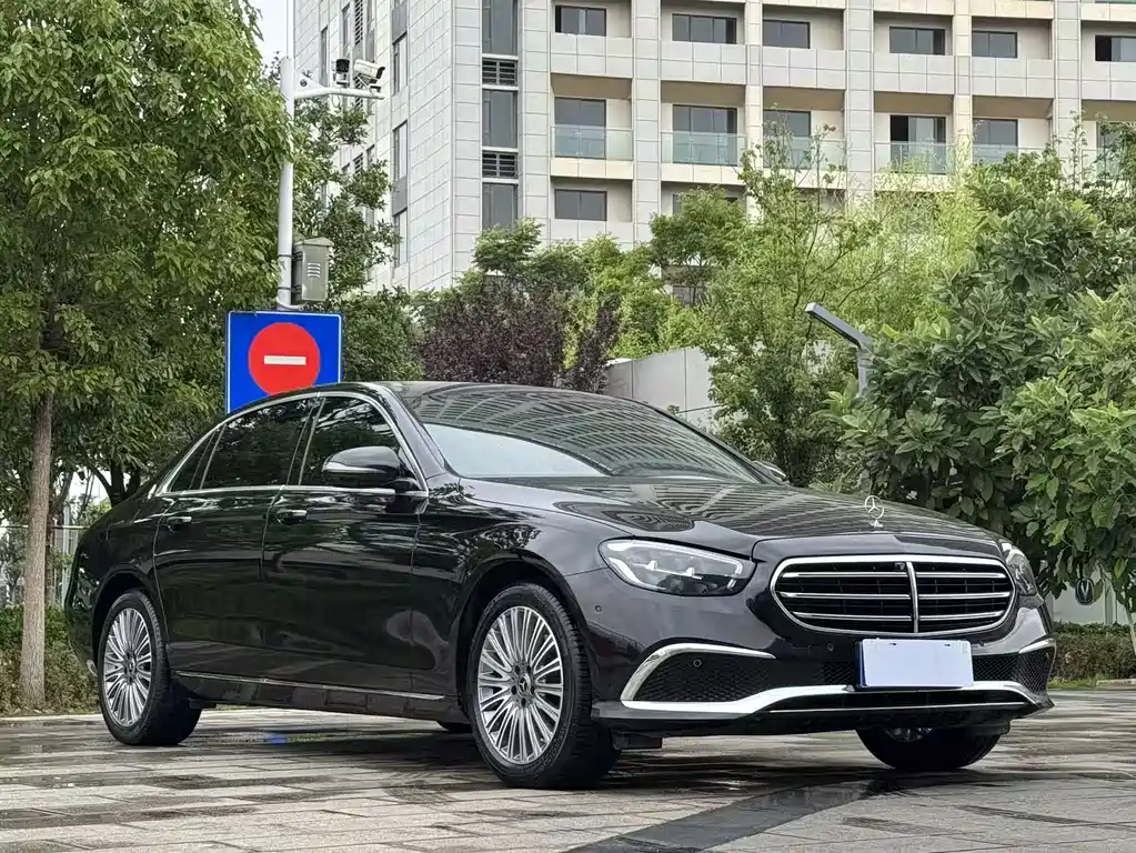 Mercedes-Benz E-Class 2023 — фото 3