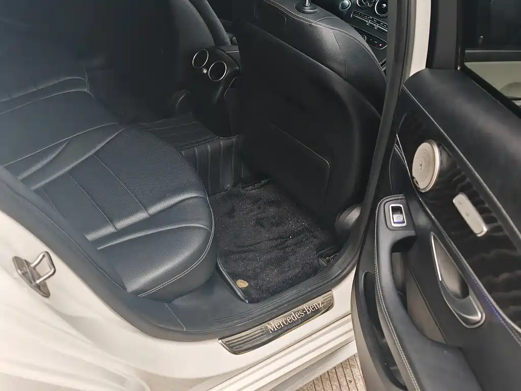 Mercedes-Benz C-Class 2017 — фото 11