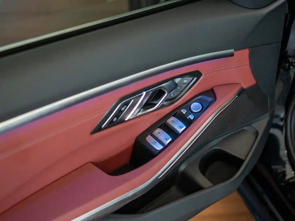BMW 3 Series 2025 — фото 10