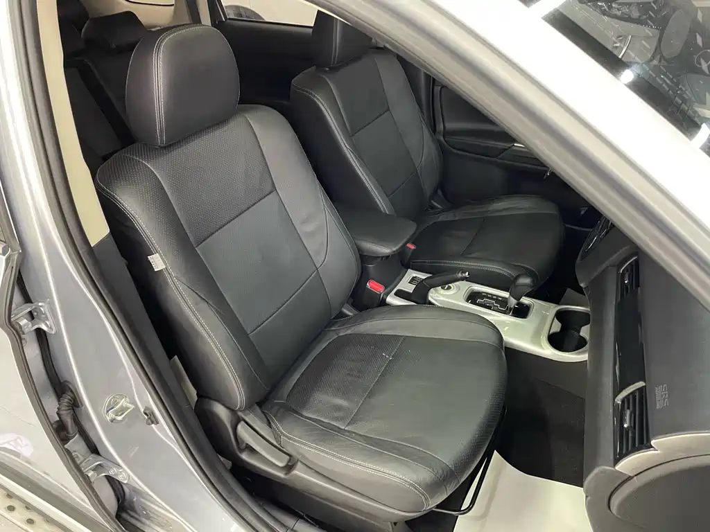 Mitsubishi Outlander 2016 — фото 19