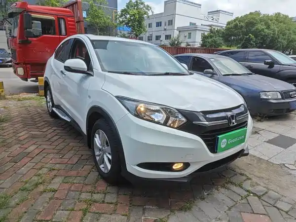 Honda Vezel 2015