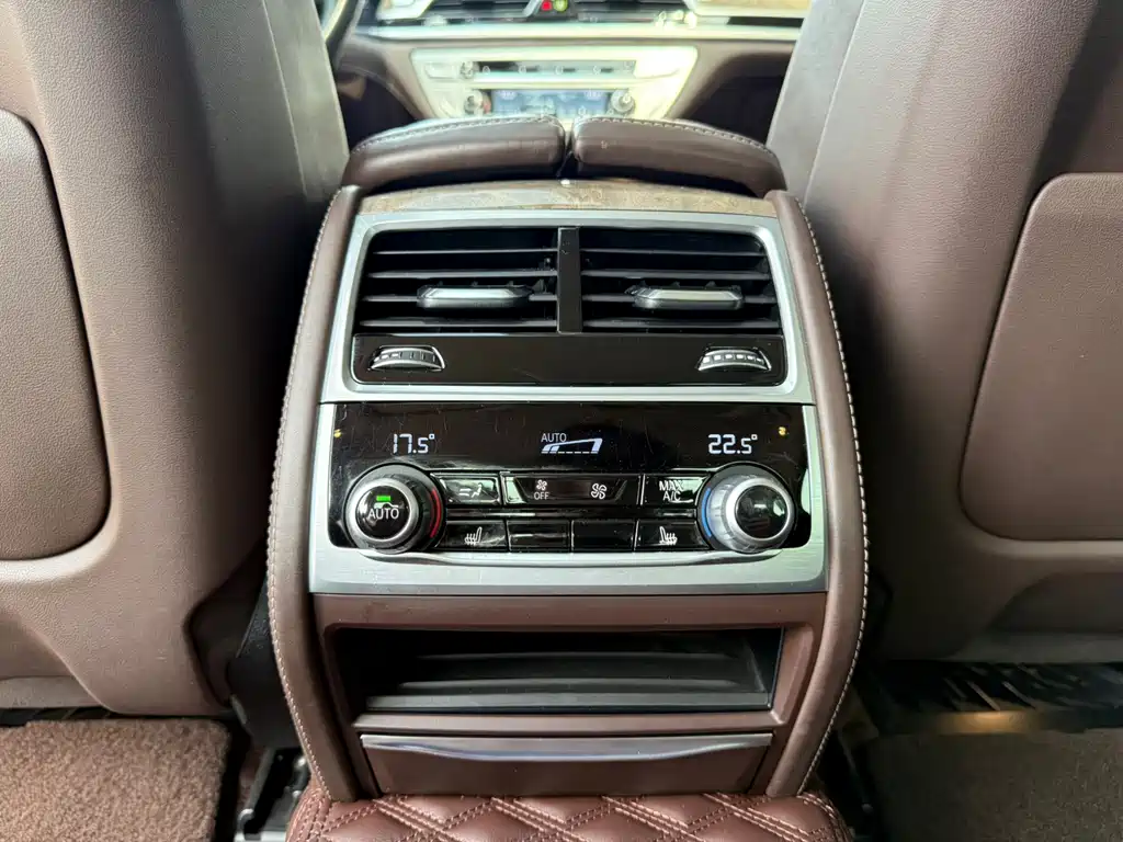 BMW 7 Series 2021 — фото 19