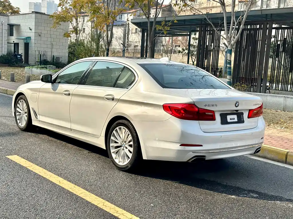 BMW 5 Series New Energy 2020 — фото 17