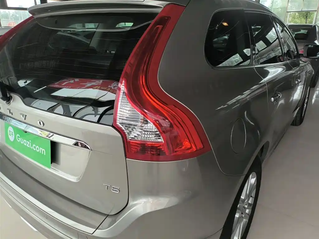 Volvo XC60 2015 — фото 8