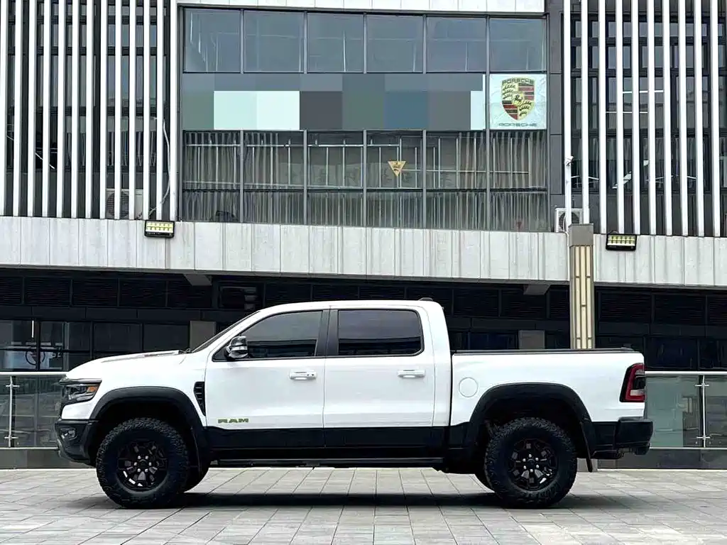 RAM Trucks 2024 — фото 12