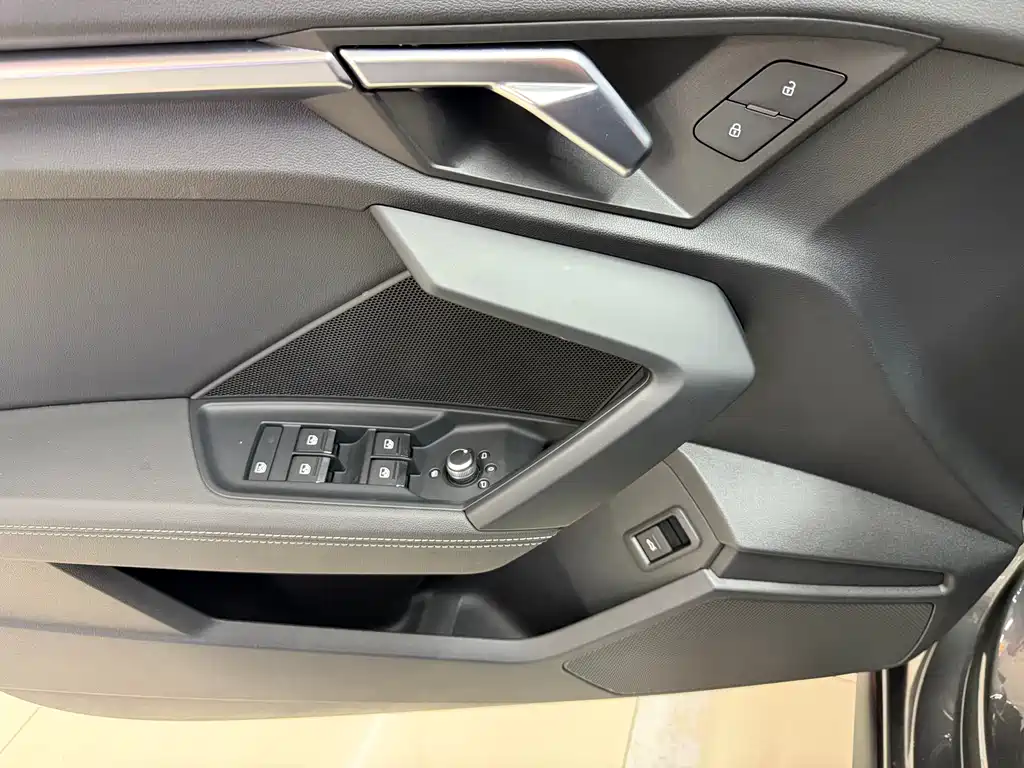 Audi A3 2022 — фото 11