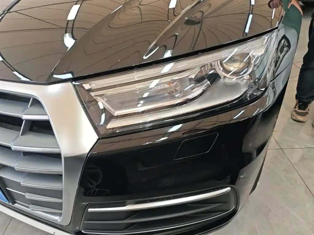 Audi Q5L 2019 — фото 24