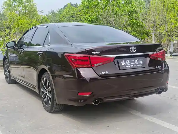 Toyota Crown 2018