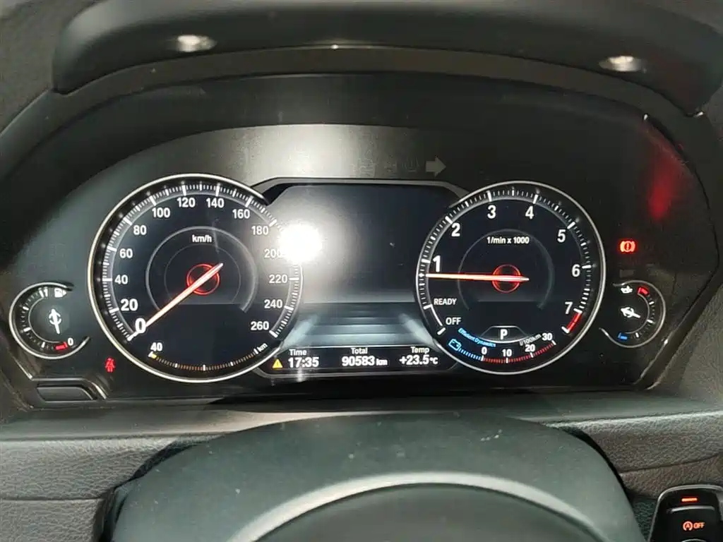 BMW 3 Series 2018 — фото 12