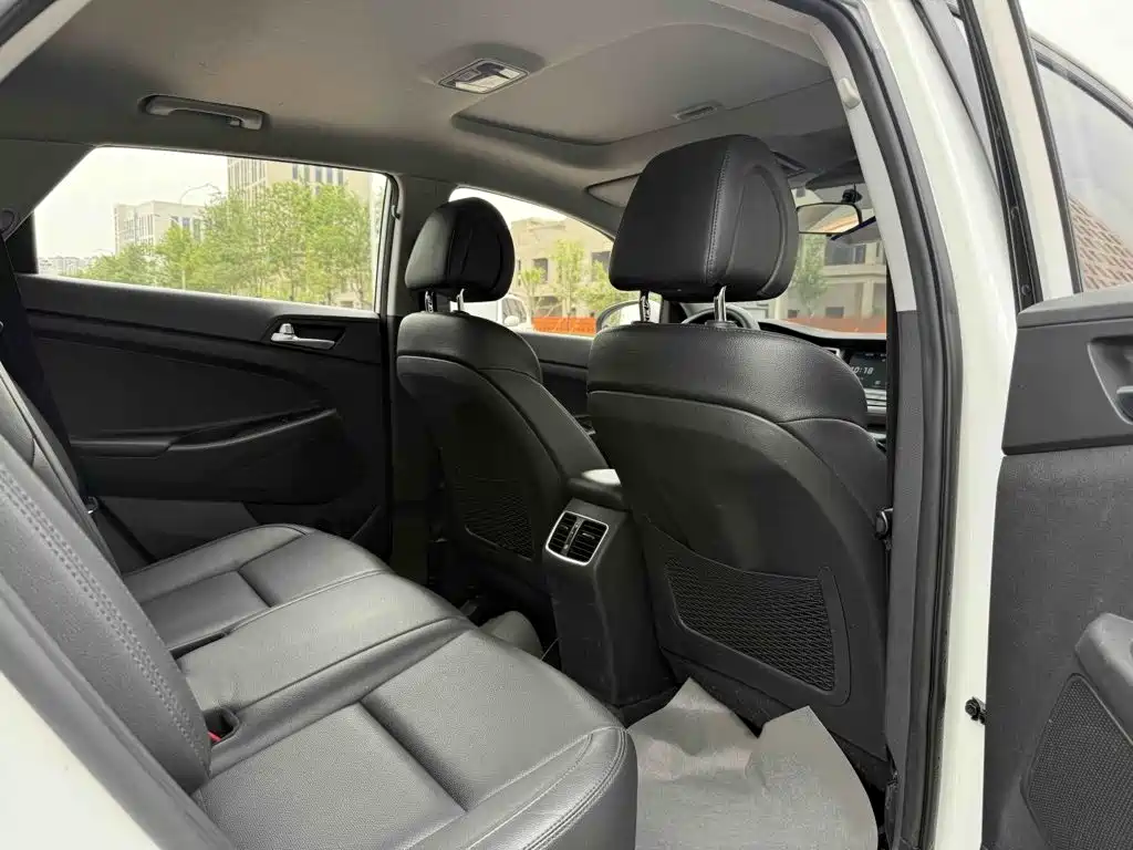 Hyundai Tucson 2017 — фото 14